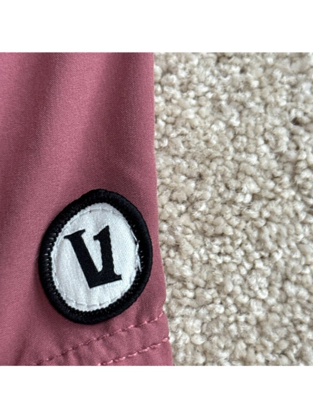 Vuori Kore Shorts 7" Mens Lg Gray Salt Water Red Athletic Drawstring Lined V302 - Picture 8 of 9